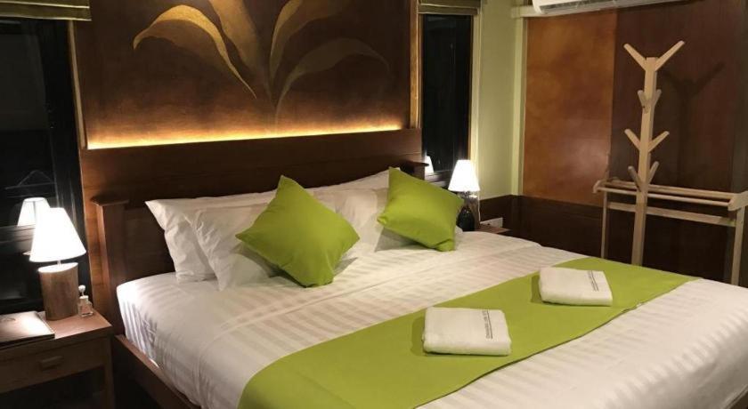 Lana Hotel Чиангмай Экстерьер фото